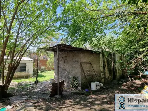 Lote con casa a refaccionar en venta, excelente ubicación en Del Viso, Pilar!