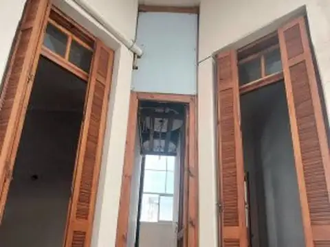 SANTA FE AL 1700 CASA EN ALQUILER  IDEAL INSTITUCIÓN. RECICLADA!