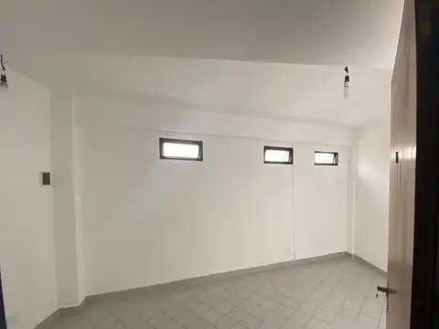 Oficina en Alquiler en Ramos Mejía Sur, $ 350.000