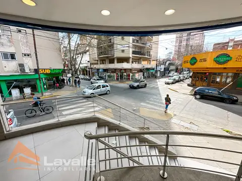 Local en Alquiler Via Púb.