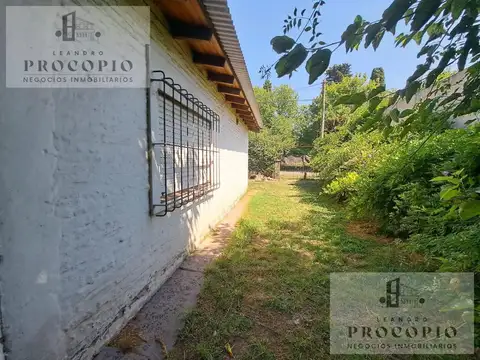 Casa 9 ambientes con 3 baños