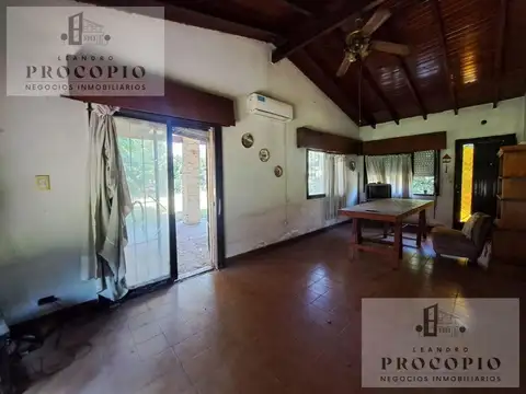 Casa en Venta con 2 cocheras