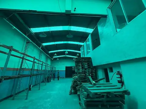 dpeosito ofocina Local en Villa Gral. Mitre caba 400m2