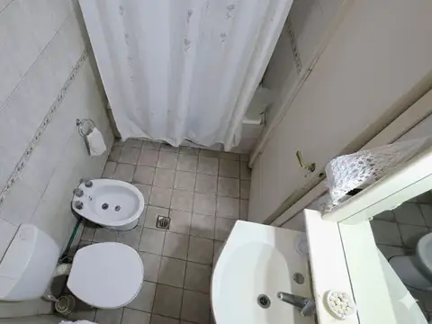 Casa 8 ambientes con 3 baños