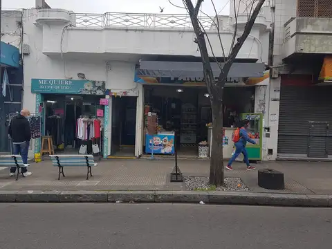 Venta lote casa Villa Lugano frente estación, ideal construcción edificio inversor