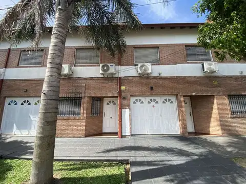 DUPLEX 3 AMB C/GARAJE, PATIO, PARRILLA Y PLAYROOM