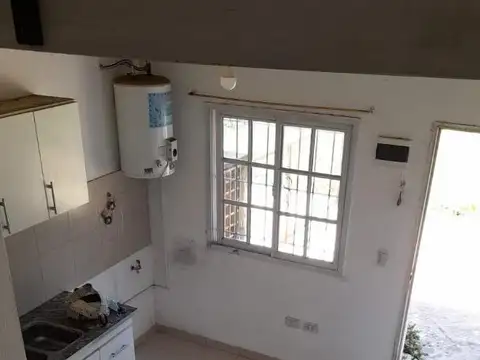 Casa 2 ambientes con 1 baño