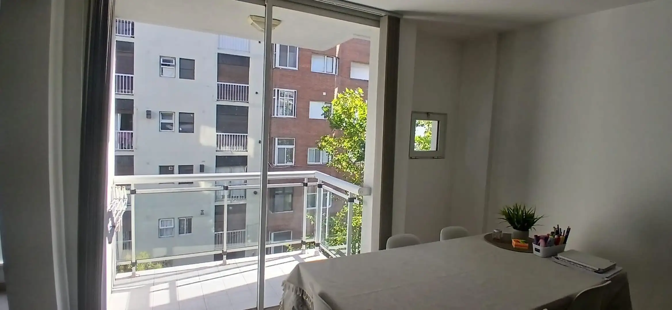 Venta de departamento - 2 ambientes - habitación en suite - balcón saliente
