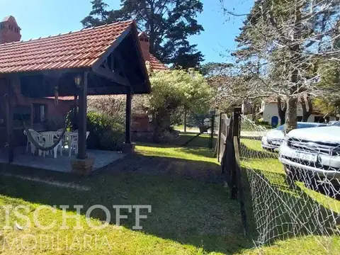 Bathurst 998, esquina Cnel de Marina Seguí