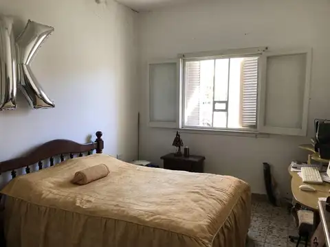 Casa 3 ambientes en venta con garaje y patio