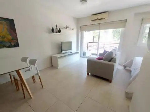 Luis Maria Campos 400, Piso 1