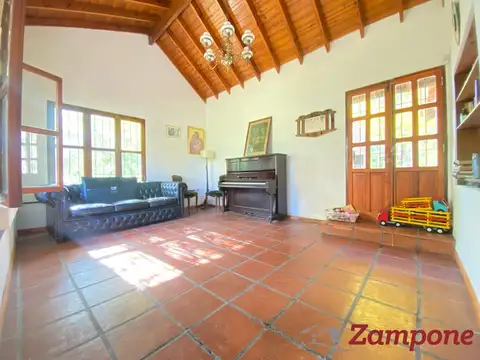 Casa 5 ambientes con 1 baño
