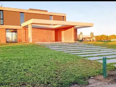 Casa en Venta en El Naudir, Countries y Barrios Cerrados en Escobar