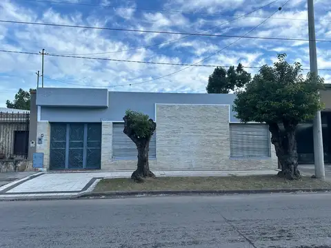 Venta casa 4 dormitorios zona parque Guillermina