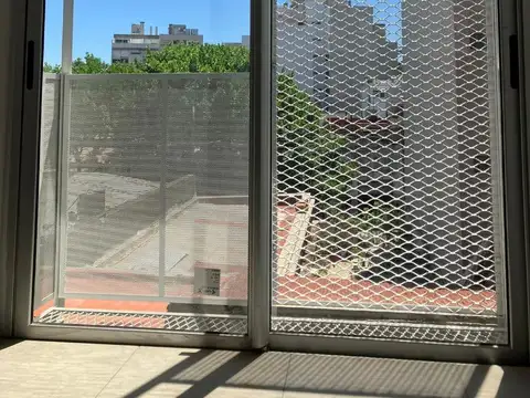 Triunvirato 3300, Piso 2