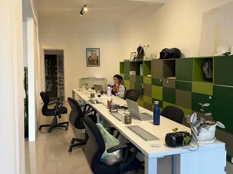 Oficina 6 ambientes con 3 baños