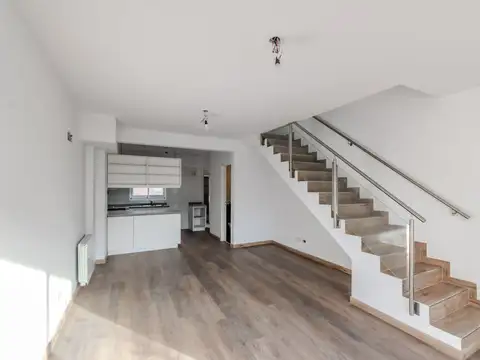 Depto Tipo Casa en Venta de 3 ambientes