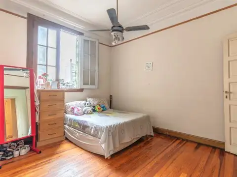 Venta Depto. Semipiso 4 Amb c/Dependencia - Flores