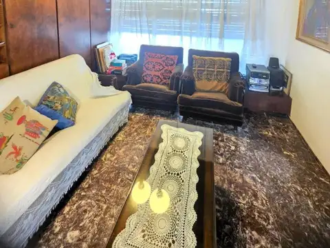 Casa 5 ambientes con 3 baños