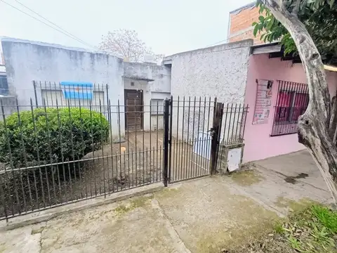 CASA 5 AMB EN VENTA BURZACO CON LOCAL