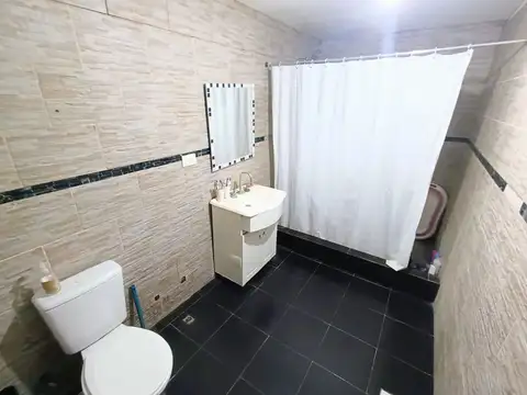 Casa 5 ambientes con 1 baño