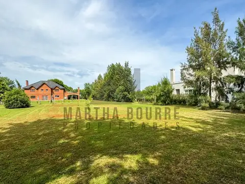 Terreno en Venta en Los Alcanfores, USD 90.000