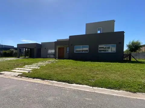 VENTA CASA 4 AMBIENTES CANNING