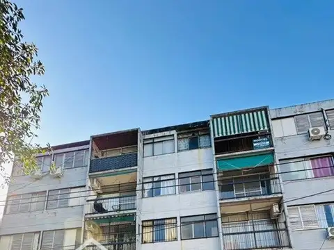 Departamento  en Venta en Ciudad Jardin, Tres de Febrero, G.B.A. Zona Oeste