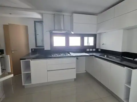Departamento 4 ambientes con 3 baños