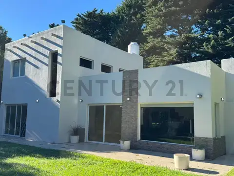 Casa en Venta en Barrio Exaltacion, USD 185.000
