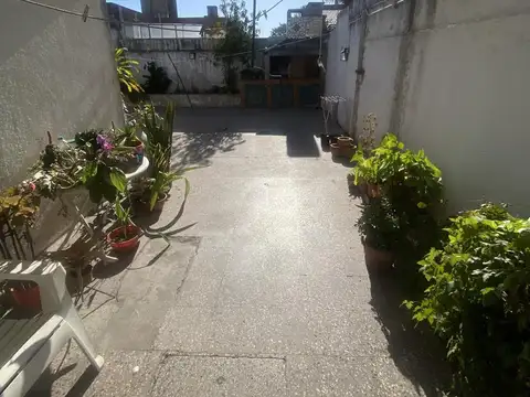 Casa 6 ambientes con 1 baño