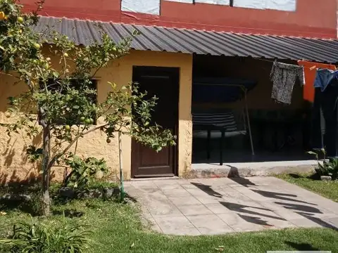 Casa en venta - 3 Dormitorios 1 Baño - Cochera - 330Mts2 - Tres de Febrero