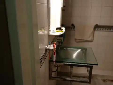 Guatemala e/ Antonio Beruti y Doctor Jonas Salk