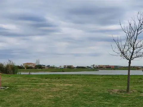 Terreno en Venta de 923,0 m2