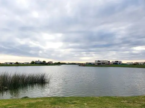 Venta lote al agua, 923ms, B°San Sebastián,único!