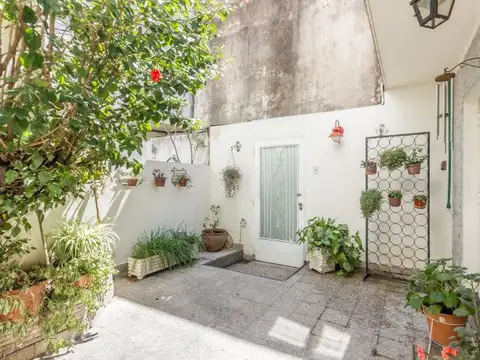 Depto Tipo Casa en Venta 51 años