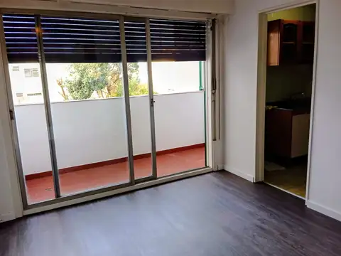 Avenida Maipú 3700, Piso 1