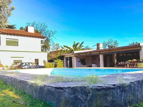 Casa 5 ambientes con 3 baños