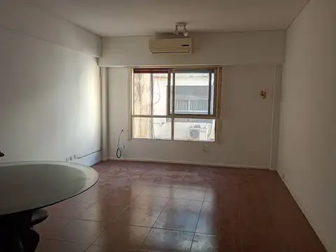Venta oficina luminosa, en Retiro, apto vivienda