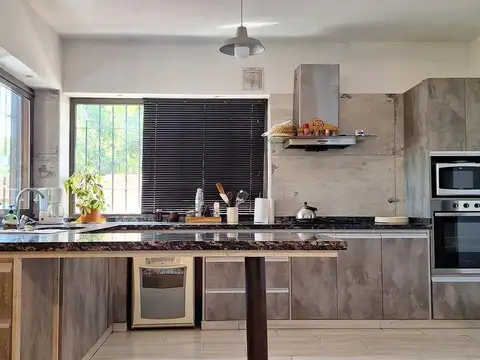 Casa 5 ambientes con 1 baño