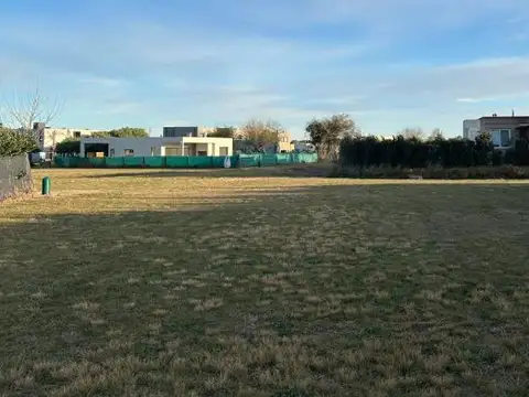 Oportunidad de venta terreno en barrio San Ramiro, Pilar del Este
