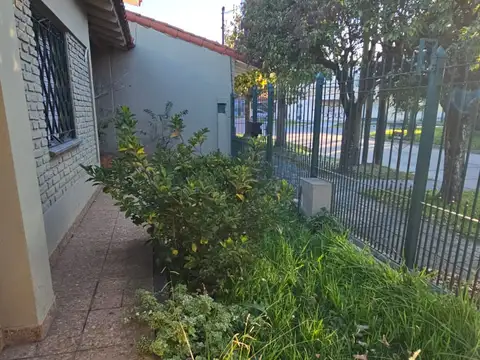 Venta - Casa 3 Ambientes + Posibilidad de 4to Ambiente | Versátil y Amplia APTA CREDITO