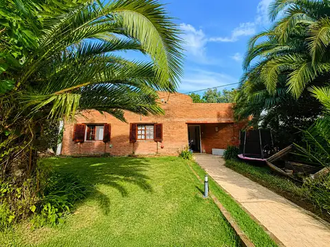 Venta Casa 4 ambientes en Country Las Brisas
