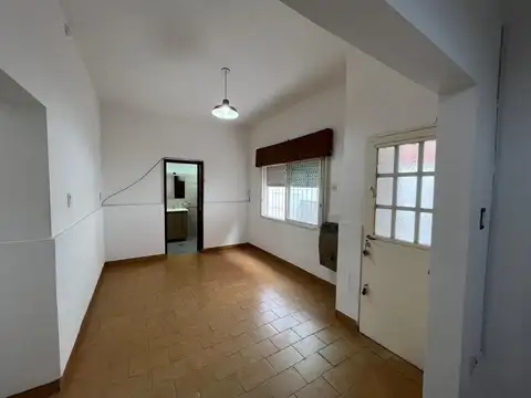 Venta casa 6 ambientes 3 de febrebro