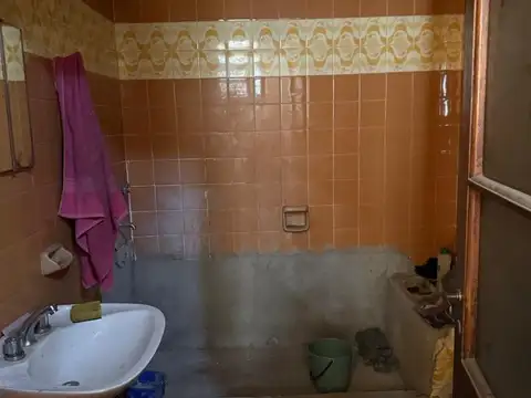 Casa 3 ambientes con 2 baños
