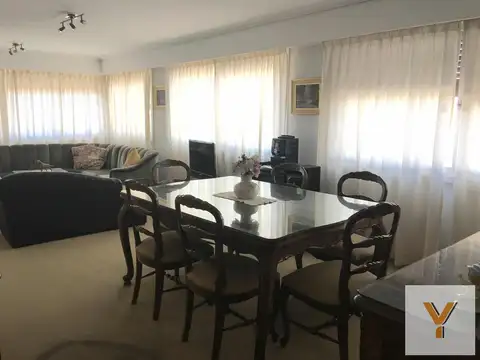 Departamento en venta - 3 Dormitorios 4 Baños - 170mts2 - Lomas De Zamora