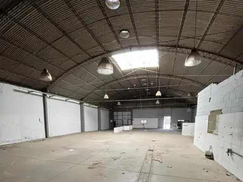 GALPÓN | 405 M2 | ENTRADA VEHICULAR | DEPÓSITO | OPCIÓN OFICINA | CAPITAL