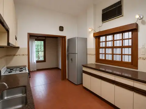 Chalet 5 amb 2 plantas c/ Cocheras p/2 autos Venta Chilavet