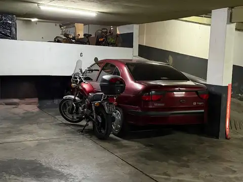 AMPLIA COCHERA EN VENTA EN ALMAGRO