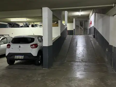 AMPLIA COCHERA EN VENTA EN ALMAGRO